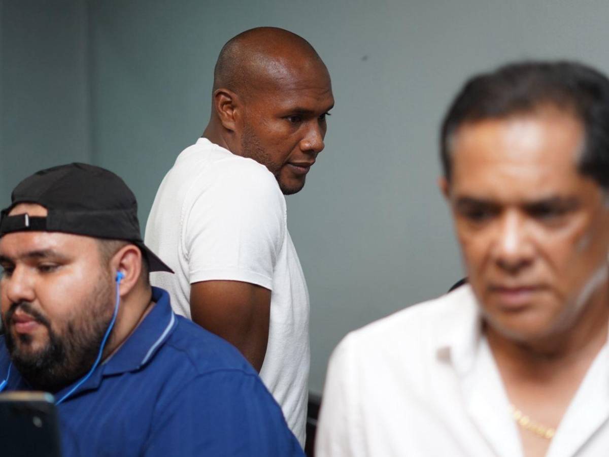 Juan Anangonó al borde del llanto en su despedida de Marathón