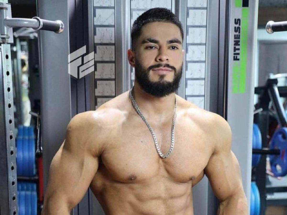 Conmoción: encuentran muerto a fisicoculturista en un baño; tenía disparos