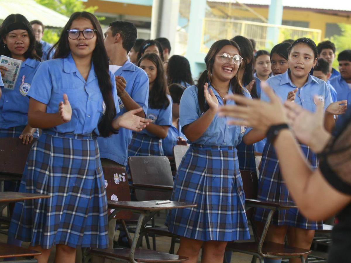 Mente Sana comparte jornada especial con estudiantes del Soledad Fernández