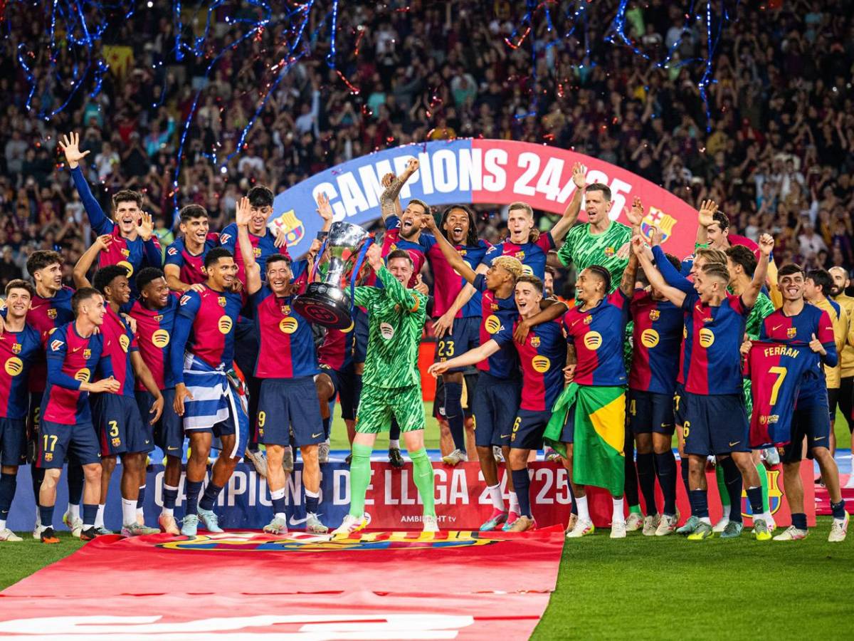 Barcelona festeja los títulos ante su afición, show de Lamine y Gavi presume a su novia