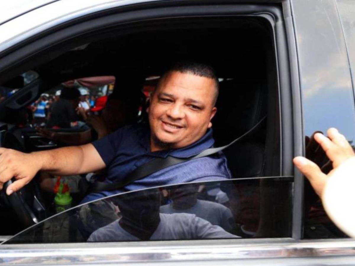 Gerente de Koriun amenaza a cliente e intenta desarmar a su guardaespaldas