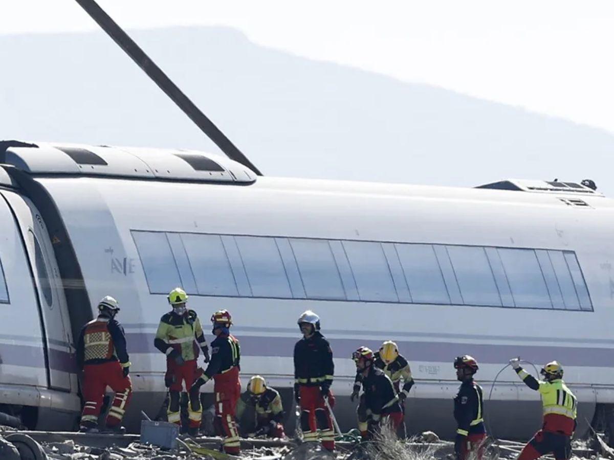Interrogan a operario del centro de control por el accidente de tren en España