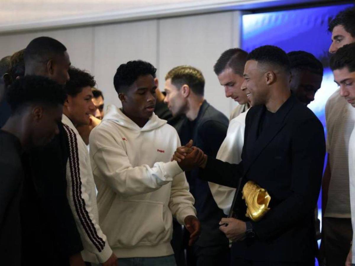 Mbappé recibe la Bota de Oro: lo que dijo y quiénes del Real Madrid lo acompañaron