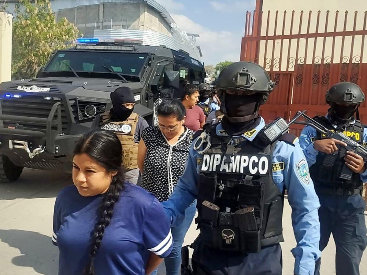 Capturan a mujeres vinculadas a red de extorsión digital de la 18