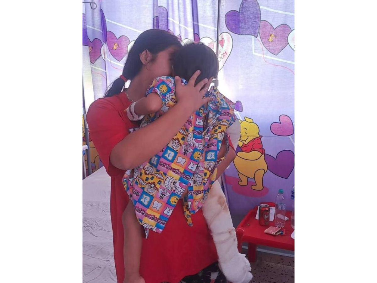 “Le quemó y fracturó”: DPI va tras padrastro acusado de torturar a niño en Santa Bárbara