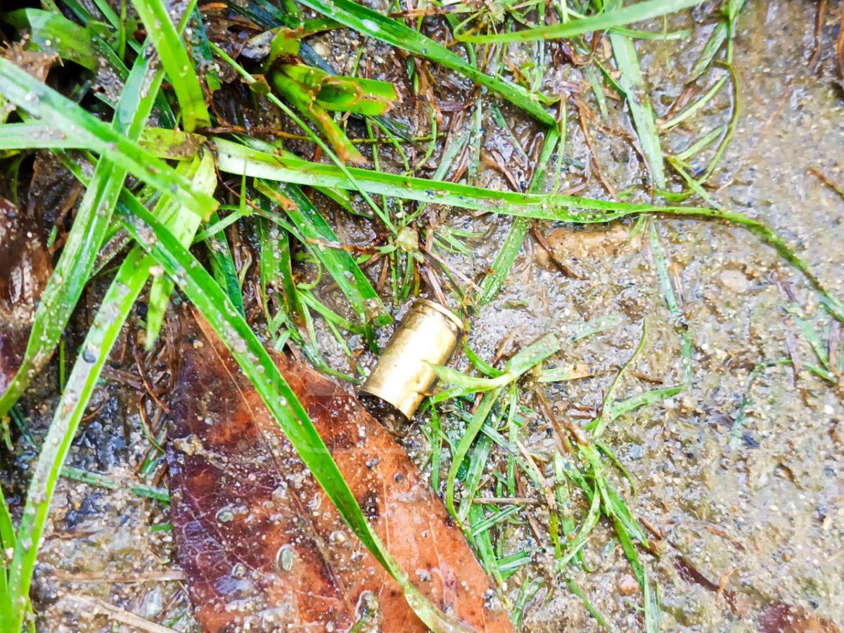 Familiares denuncian irregularidades contra la Policía tras crimen de joven técnico en La Ceiba