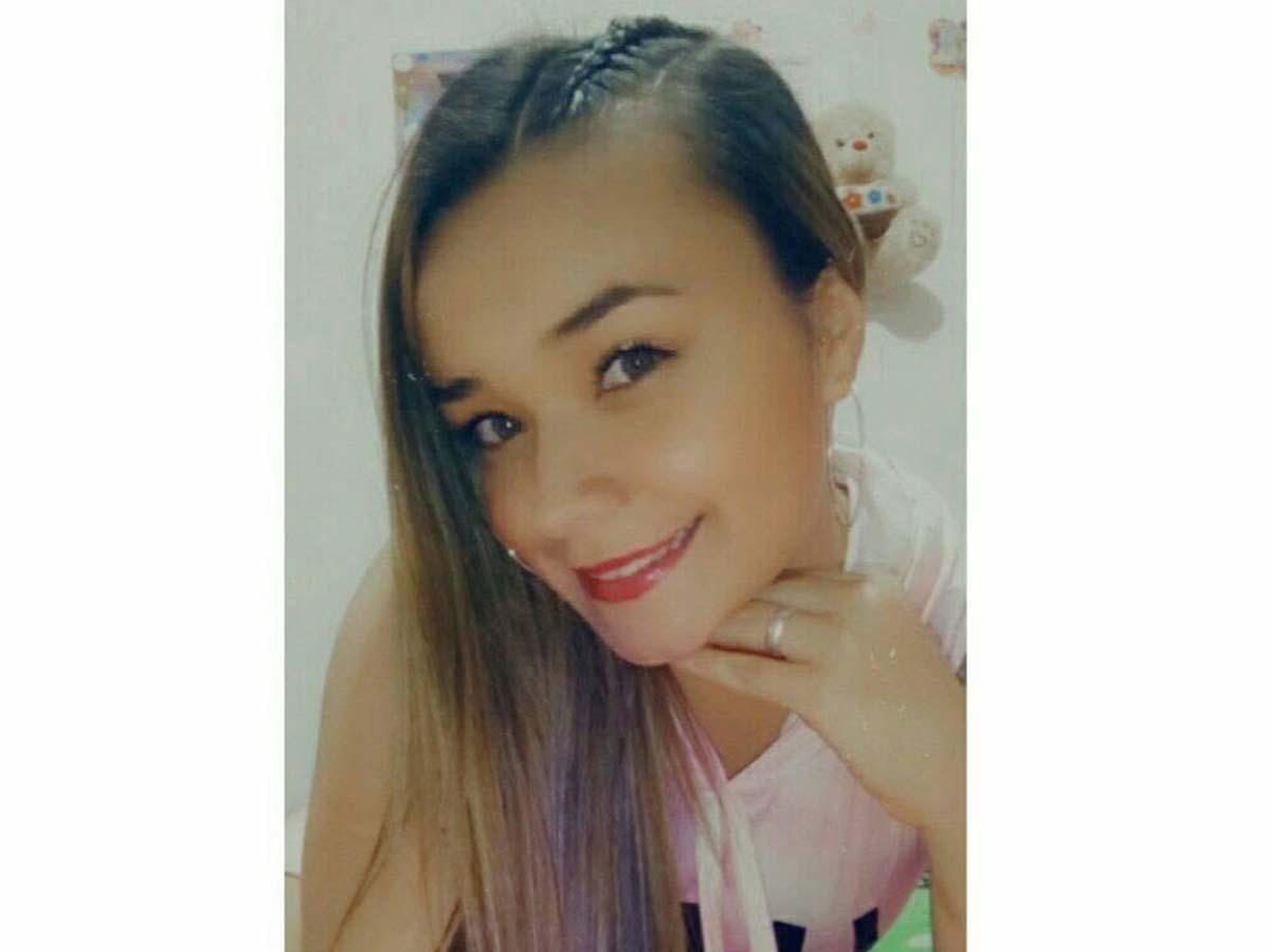 ¡Todo quedó grabado! Karen Vanessa intentó proteger a su pareja del sicario en un bar