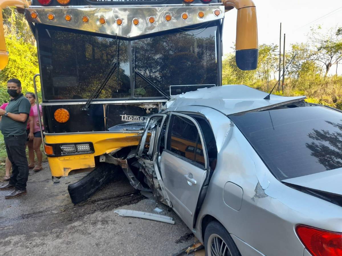 Autoridades de la Dirección Nacional de Vialidad y Transporte (DNVT) indagarán sobre las causas del accidente.