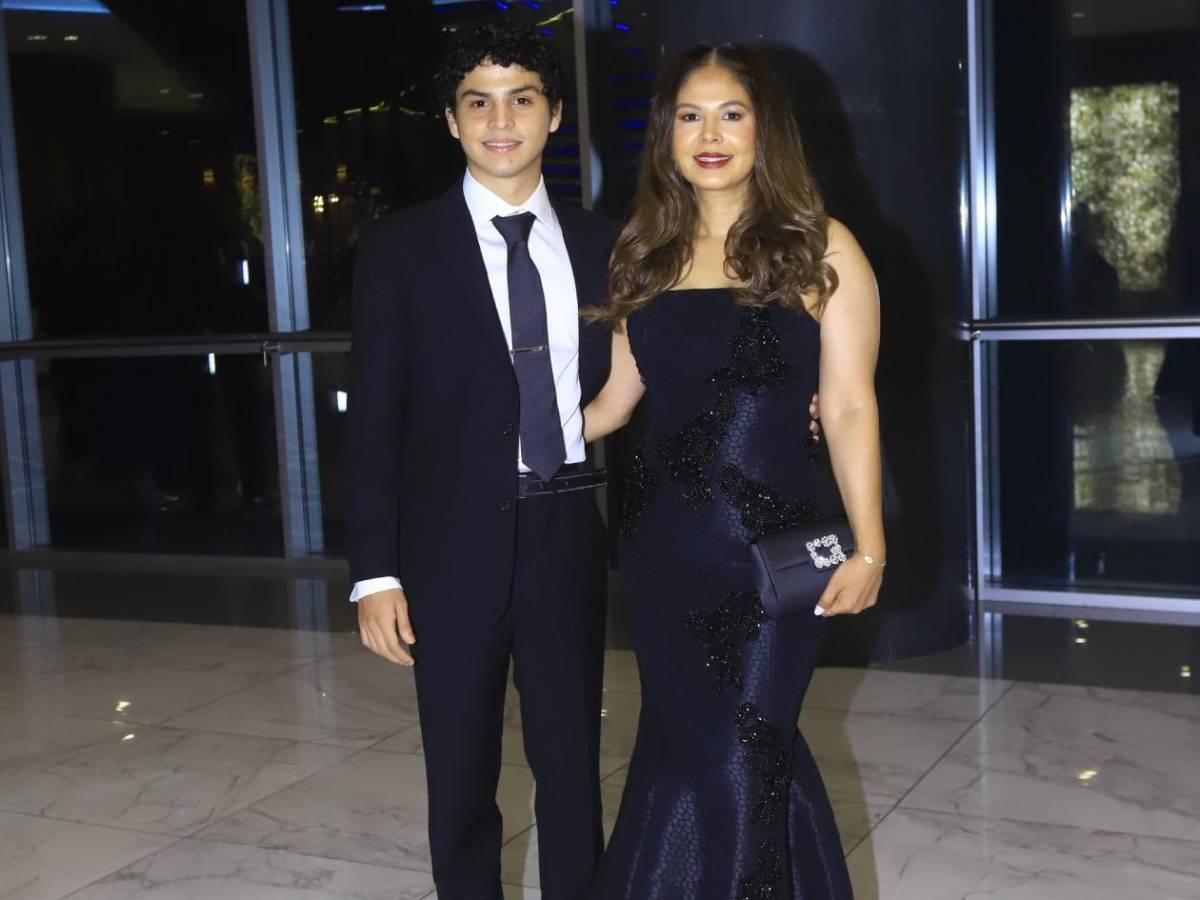 Seniors 2025 de la Seran School celebran en su fiesta de graduación