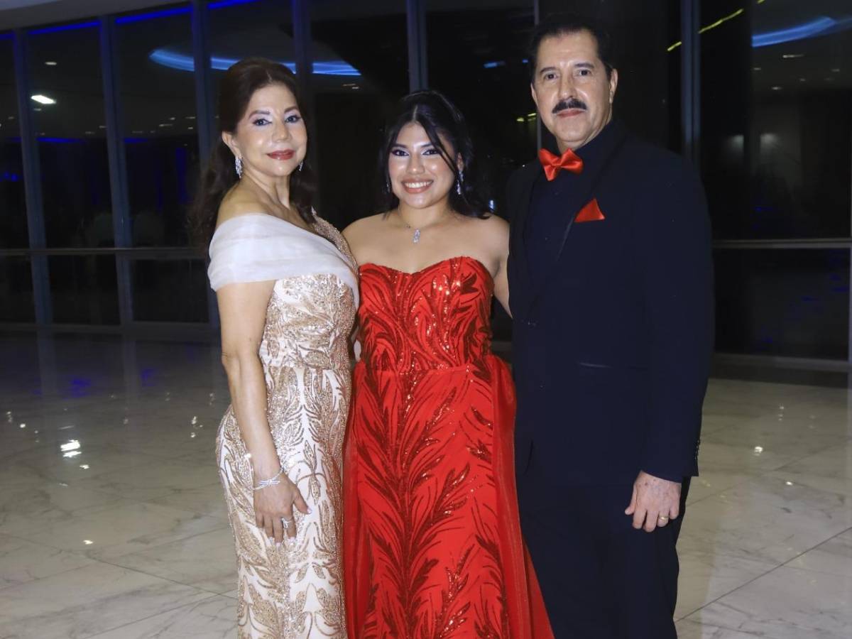 Seniors 2025 de la Seran School celebran en su fiesta de graduación