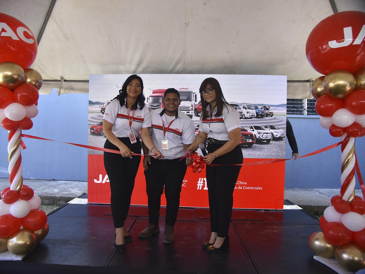 JAC Motors inaugura agencia y presenta su flota de vehículos de trabajo