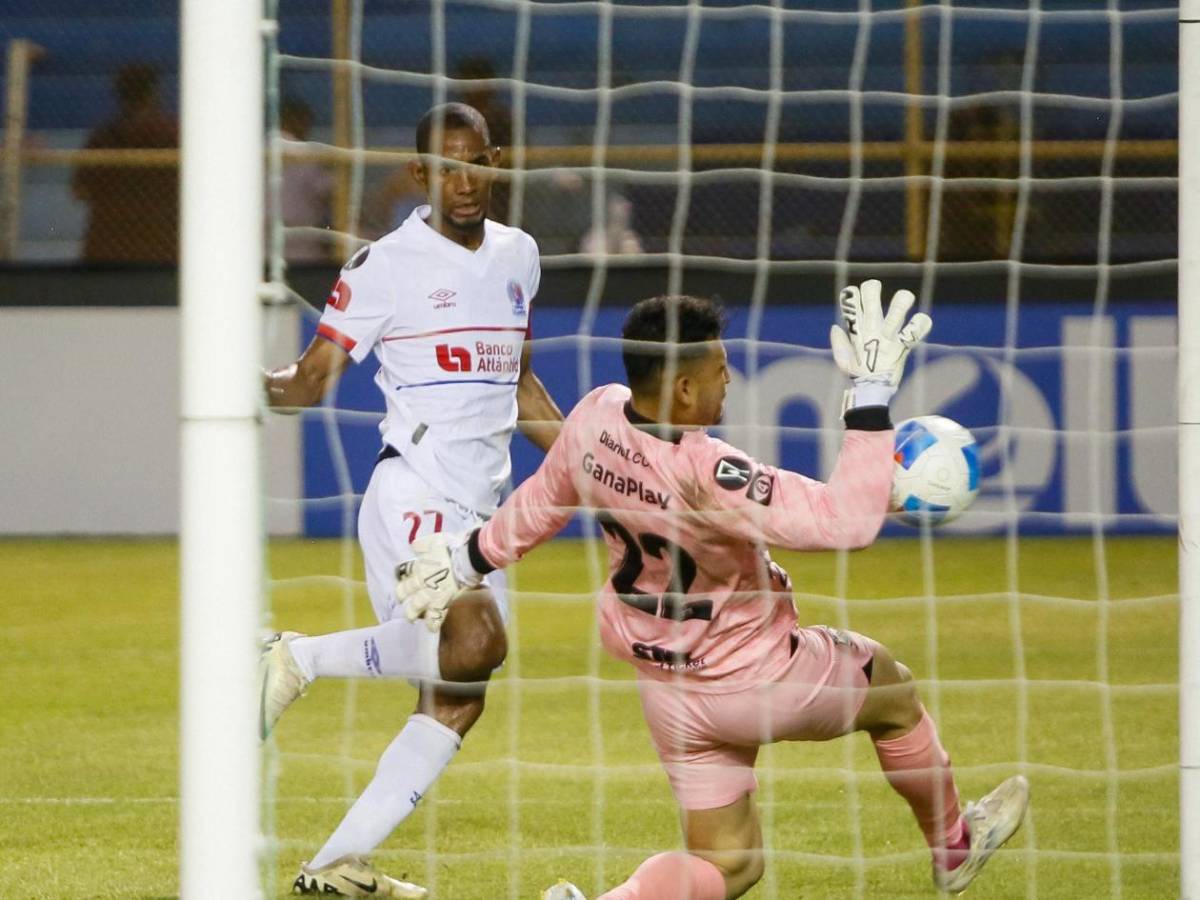 Copa Centroamericana: Invasión en El Salvador, polémica y héroe del Olimpia