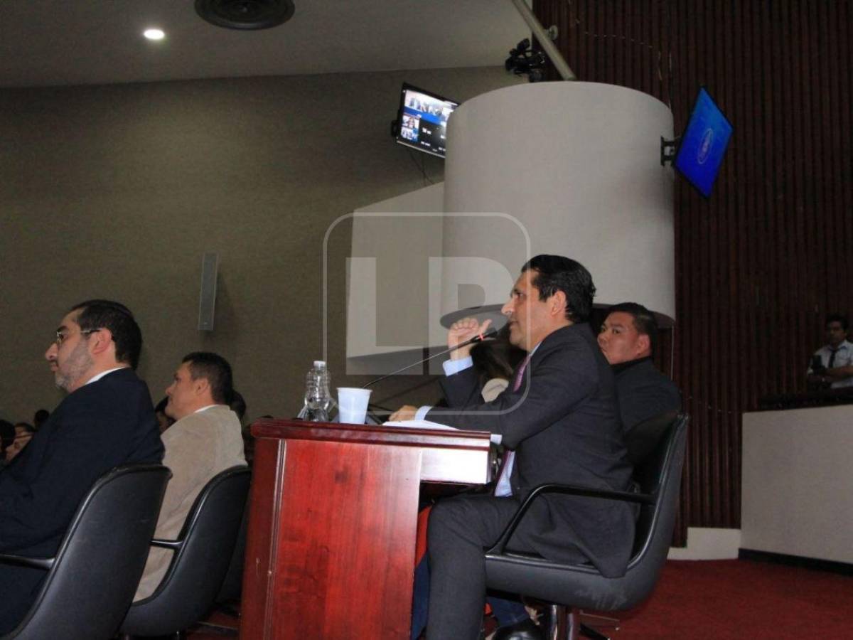 Las imágenes que dejó la maratónica sesión donde fueron destituidos Mario Morazán y Marlon Ochoa