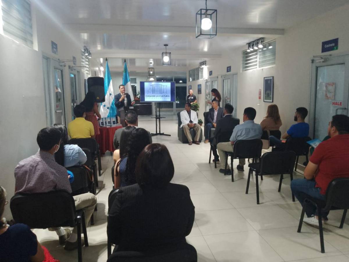 Escritor hondureño Mauricio Loredo presenta su sexto libro en Honduras