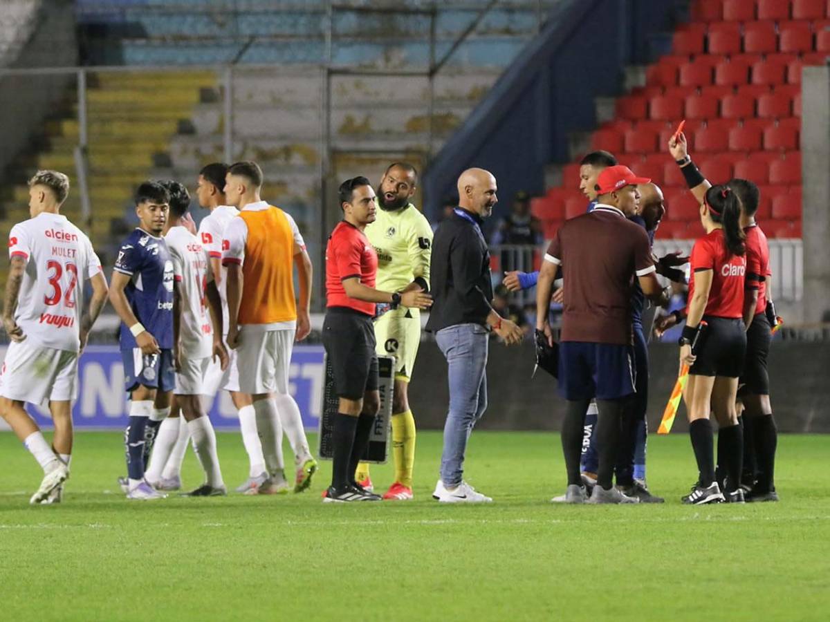 Enfado de Olimpia, dardo de Menjívar a barra de Motagua y festejo de Rodrigo de Olivera