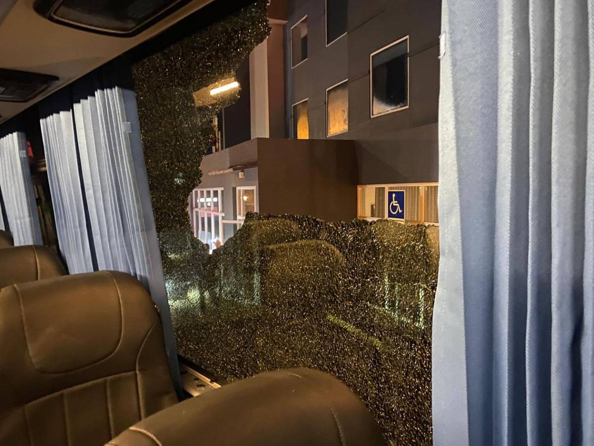 Alajuelense recibiría fuerte castigo de Concacaf por ataque a bus de Olimpia: tenía advertencia