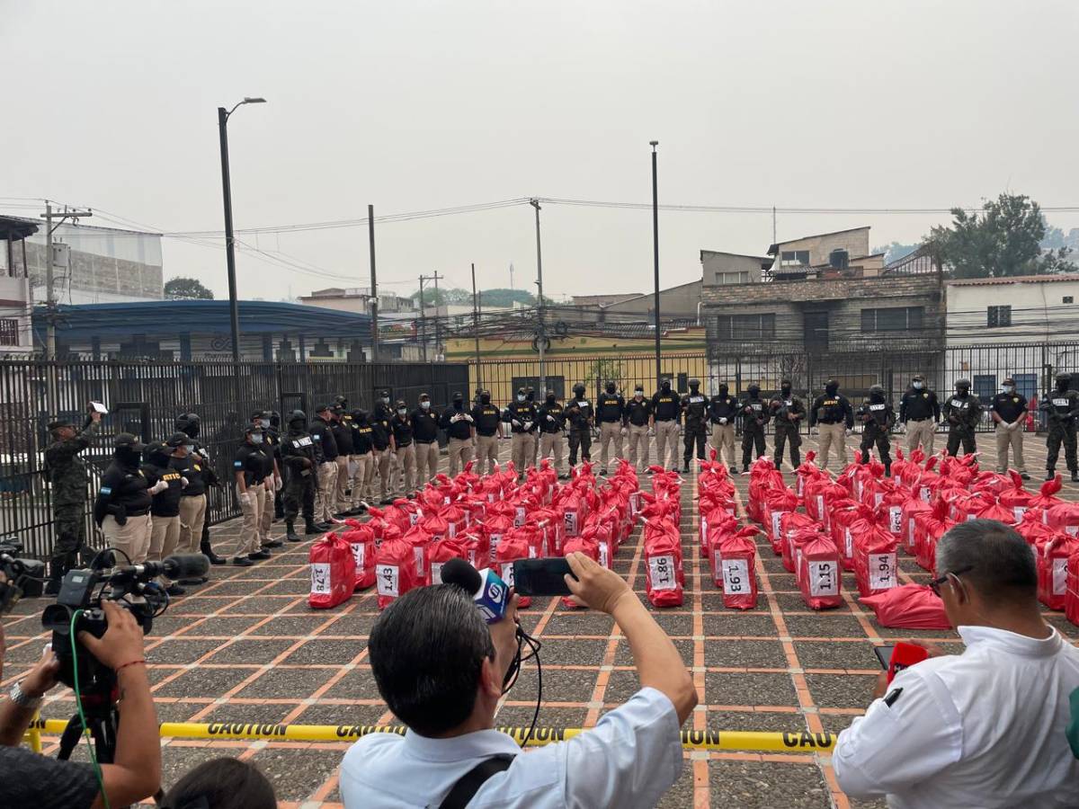 Llegan a Tegucigalpa los 2.7 toneladas de cocaína decomisadas