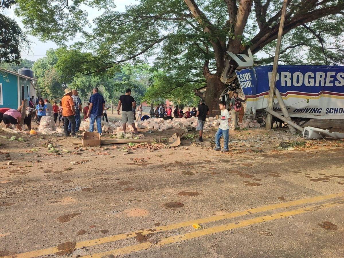 El accidente provocó también daños materiales en Campamento, Olancho.