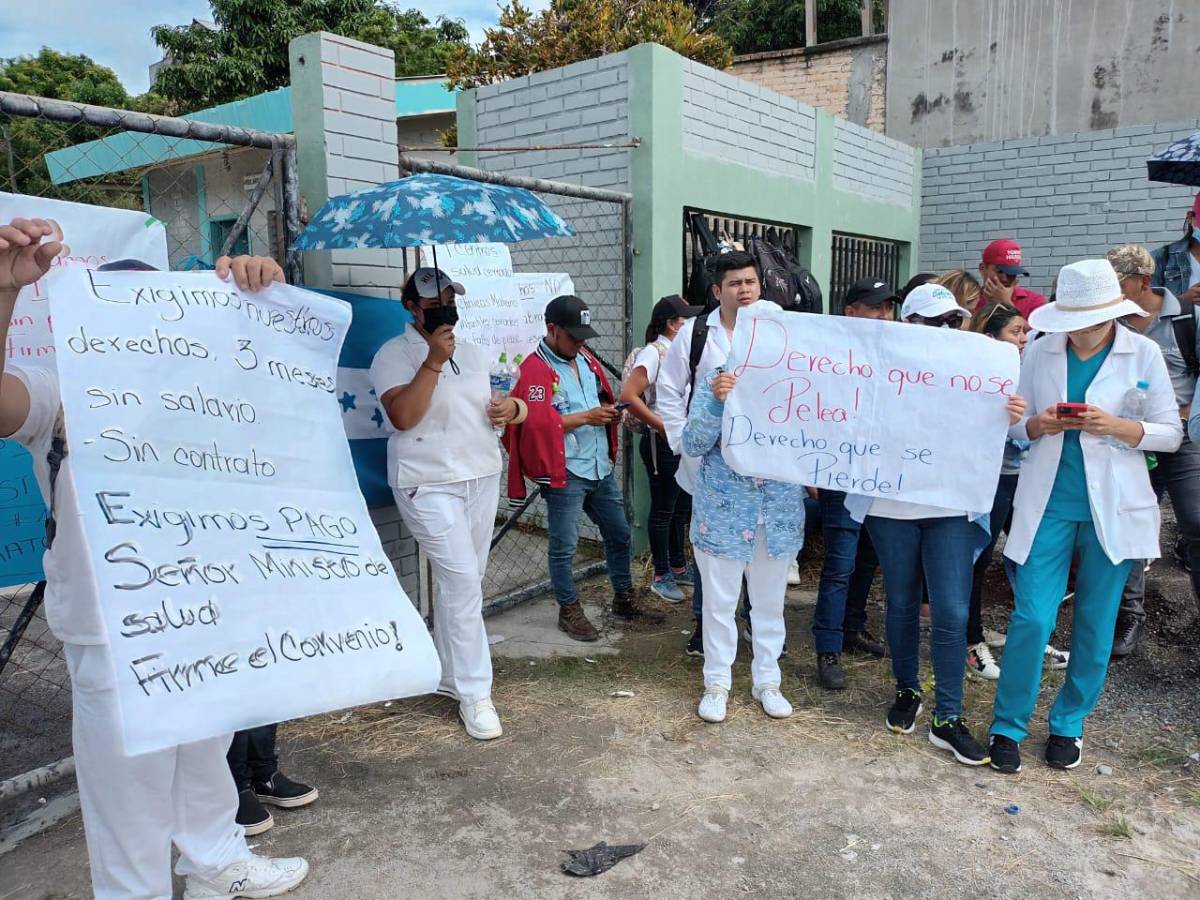 Empleados de salud en Copán protestan por salarios atrasados