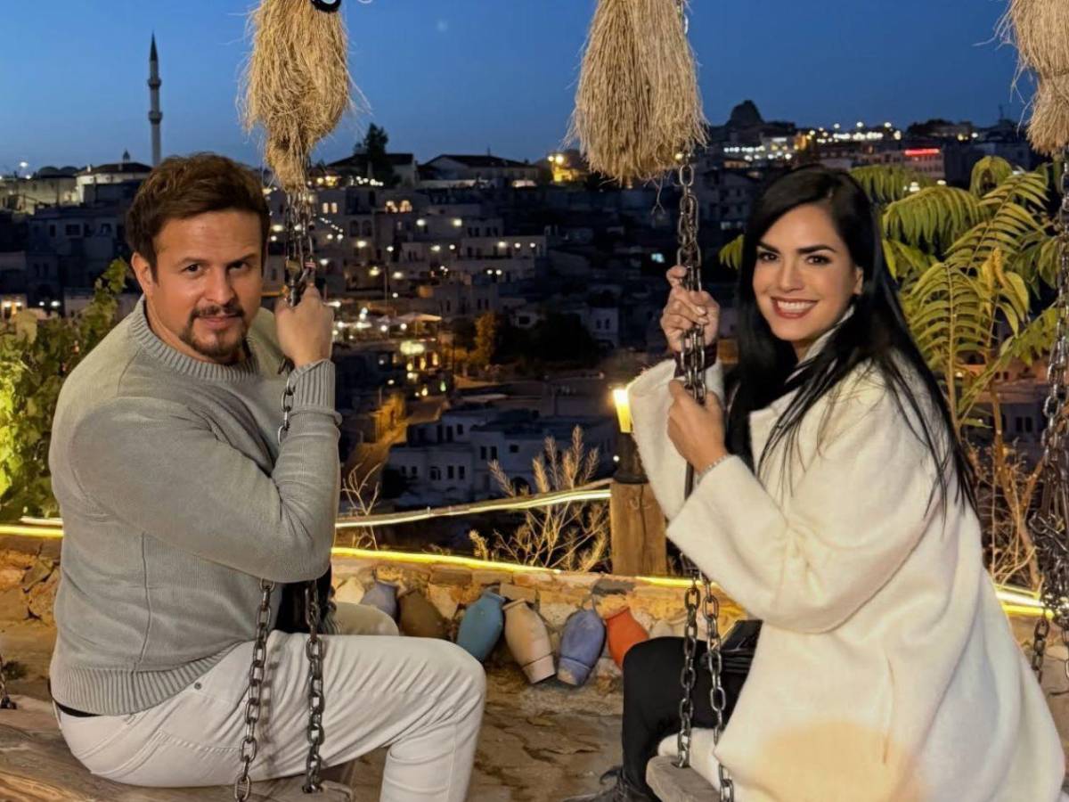 Scarlet Ortiz recibe una emotiva pedida de mano tras 26 años de amor