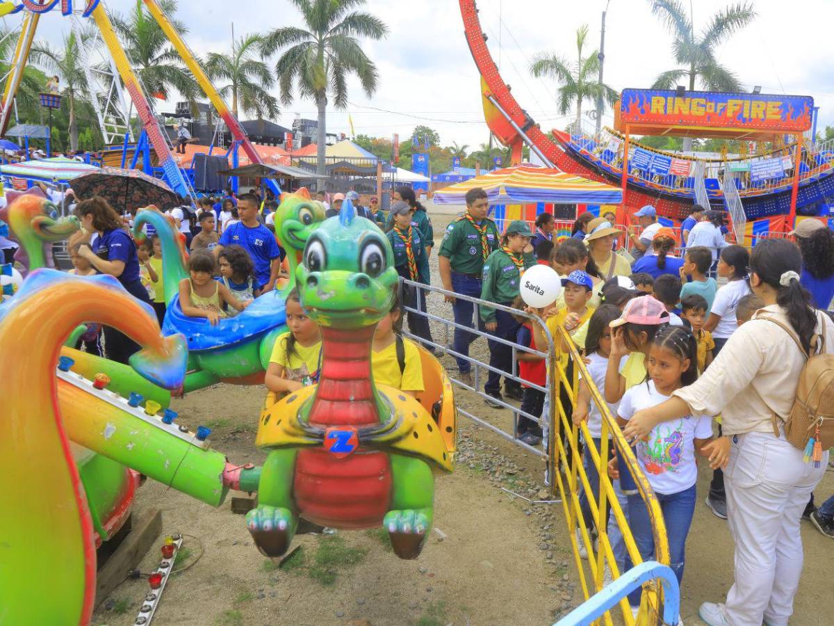 Más de 1,300 niños disfrutaron con entusiasmo la Feria Infantil de la Expojuniana
