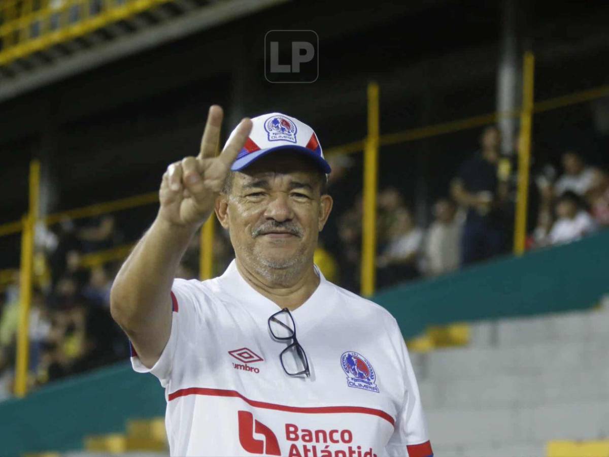 Aficionado disfrazado de jeque, bellas chicas y ambientazo en el Francisco Morazán