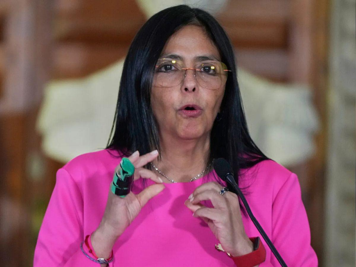 Quién es Delcy Rodríguez, la mujer al mando de Venezuela tras captura de Maduro