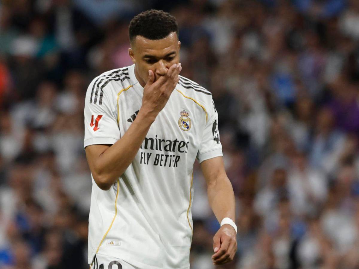 Real Madrid estalla contra Mbappé: polémica por su viaje con Ester Expósito