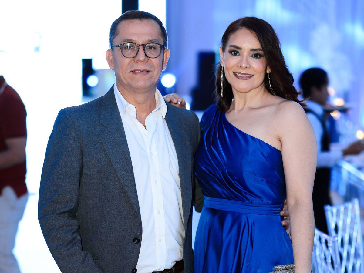 UTH y Grupo Inversa celebra su cena navideña con una noche inspirada en La Reina de Hielo y El Cazador