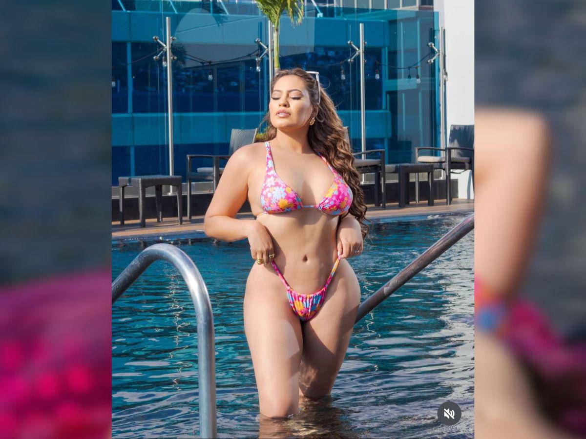 Alejandra Rubio da la bienvenida a la soltería con diminuto bikini