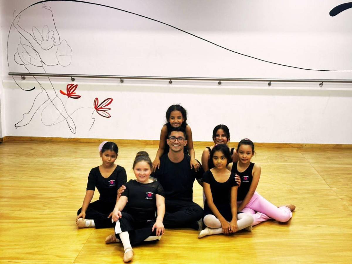 De Villanueva a Colombia: 24 bailarinas hondureñas brillan con su talento en Bogotá