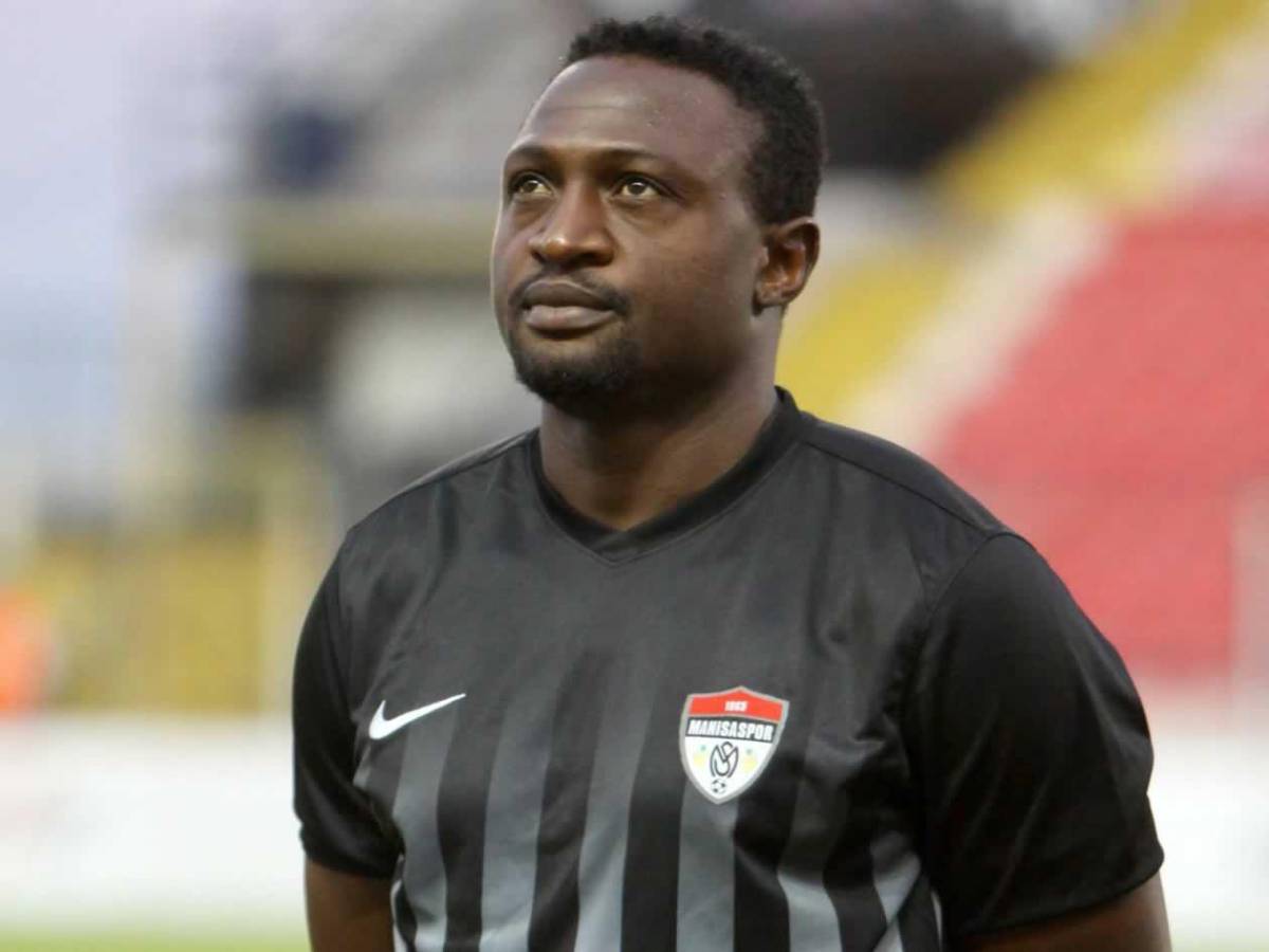 Fallece reconocido futbolista tras desplomarse en pleno partido: Murió en el campo