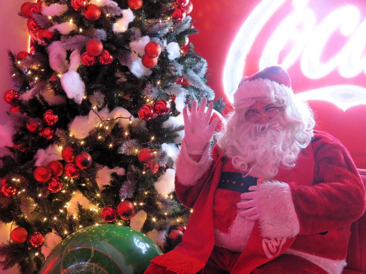 Santa Claus estuvo presente en la Villa Navideña Coca-Cola.