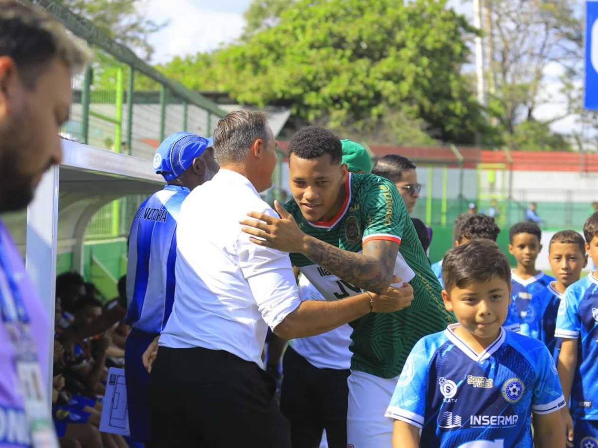 'Tota' Medina pierde la cabeza, festejo a lo Cristiano, mensaje al DT de Honduras en el Clásico y lindas chicas
