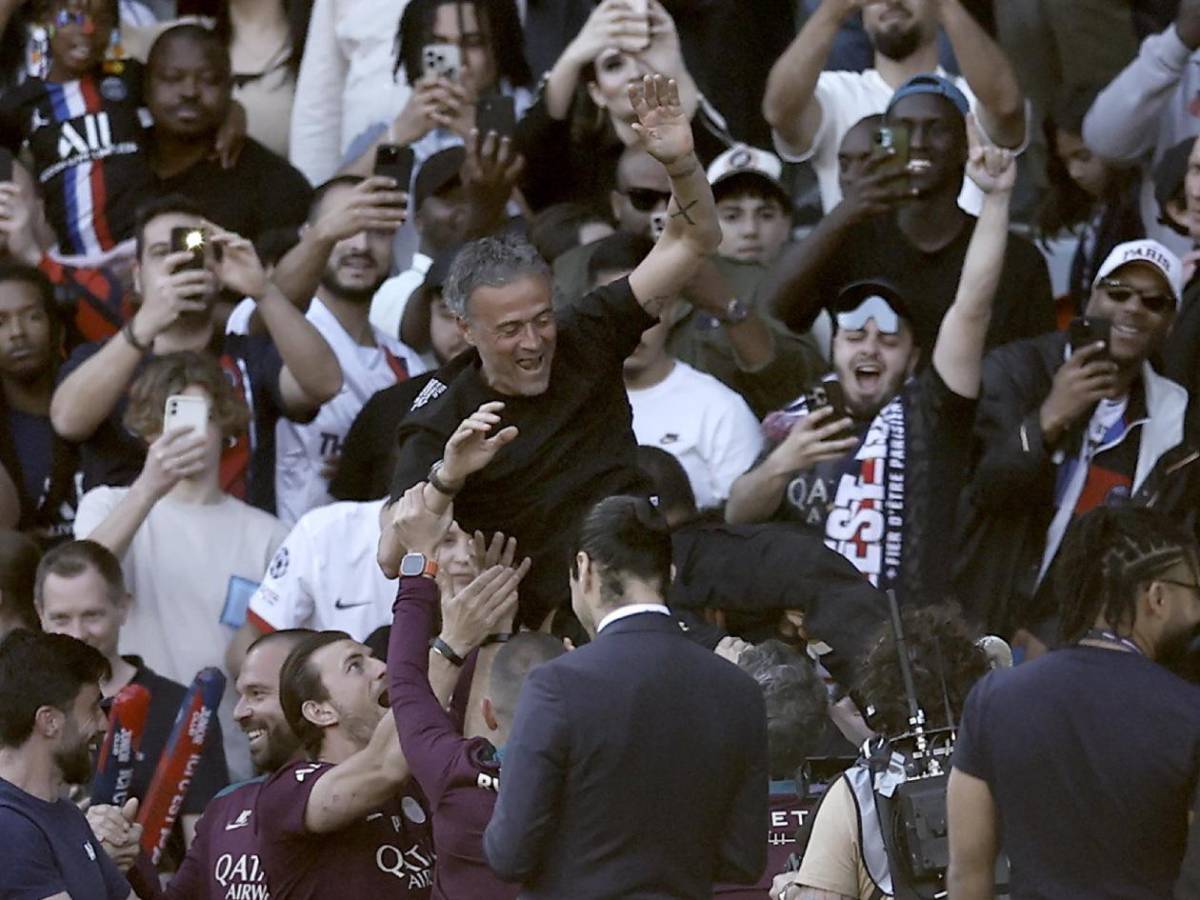 Lo que no viste: PSG campeón de la Ligue 1 festeja a lo grande en París
