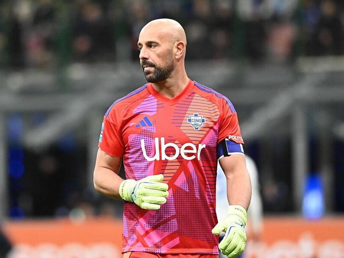 La peor despedida del fútbol: Pepe Reina se va expulsado en su último partido