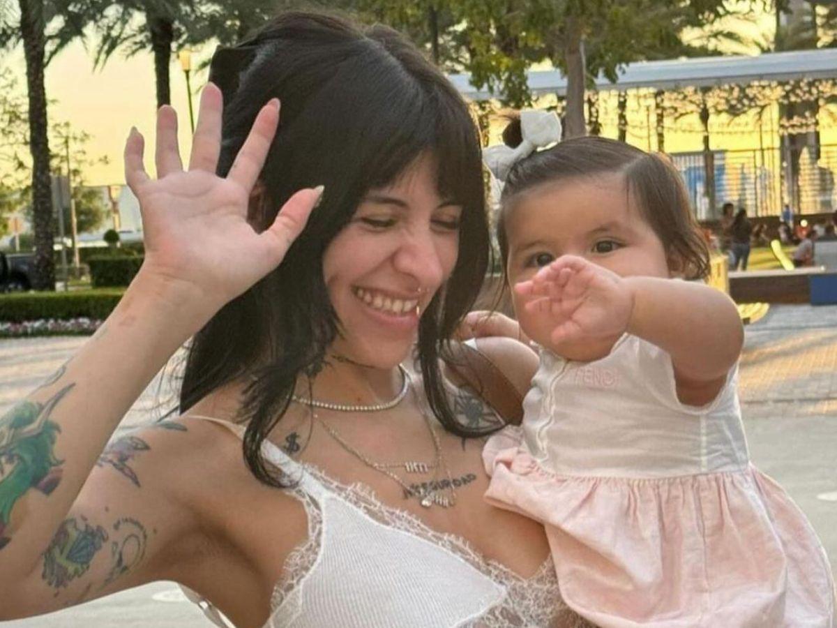 Cazzu presume el tierno regalo de Inti por el día de las madres en Argentina