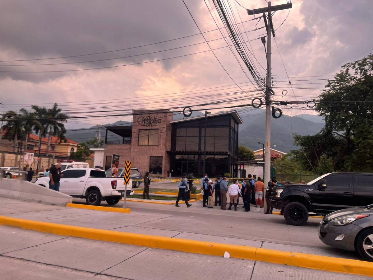 Se desconoce, de momento, qué originó la discusión en la cafetería.
