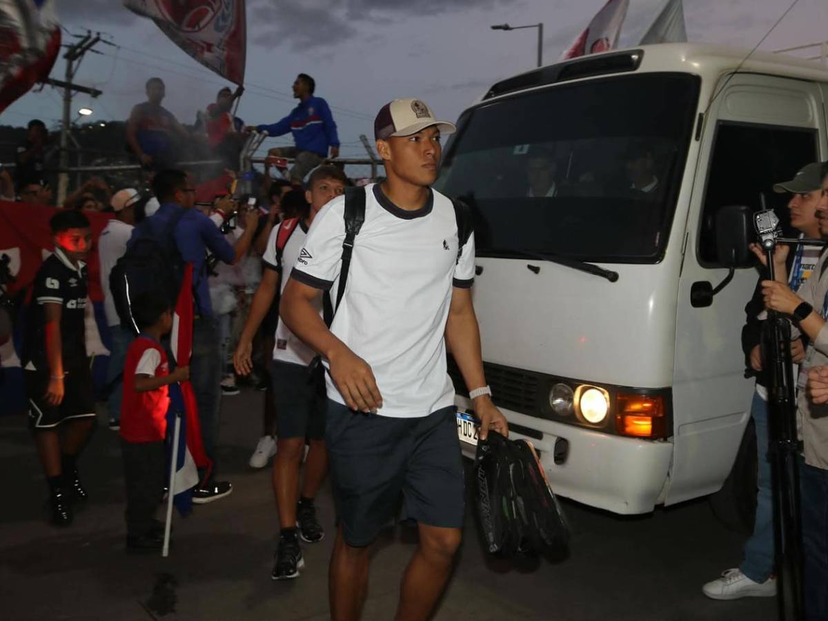 Olimpia celebra, dedicatoria, figura ante Génesis y bellas chicas en el Nacional