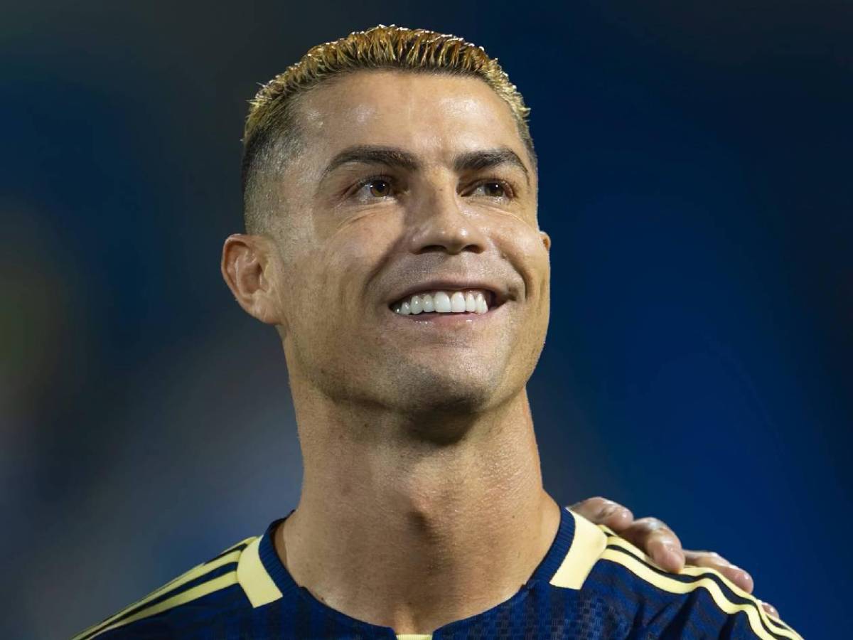 Cristiano Ronaldo le deja dardo a Messi tras ganarle Balón de Oro especial