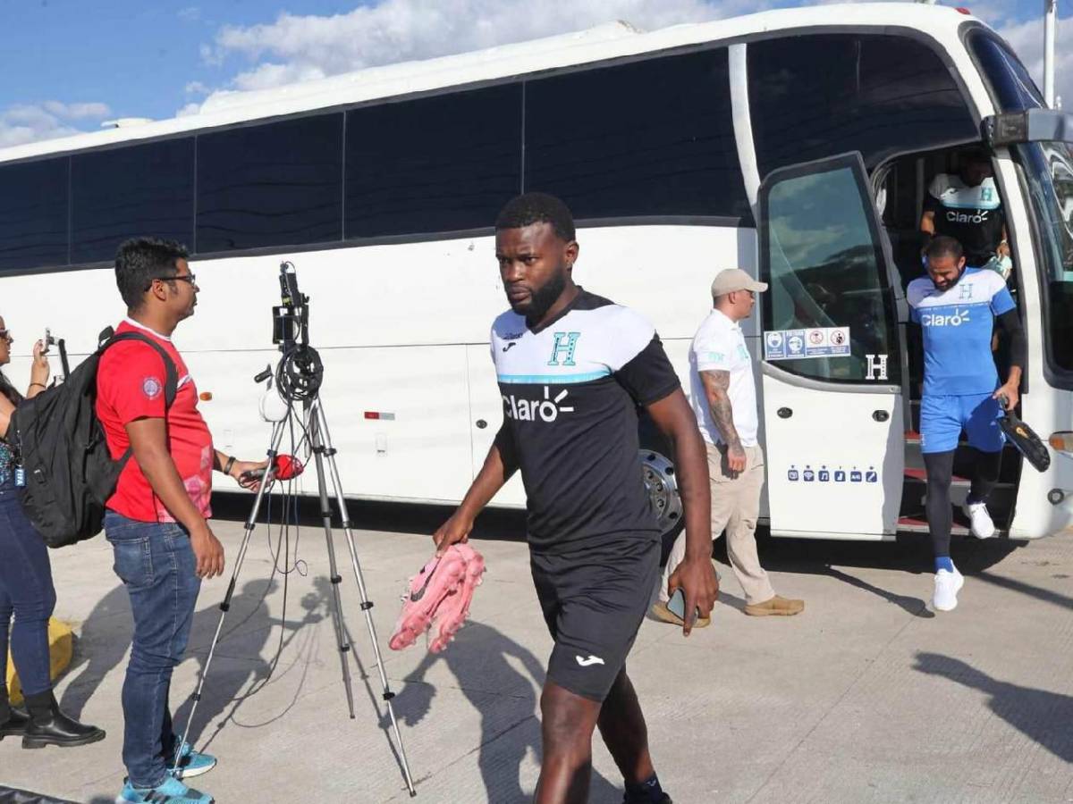 Selección de Honduras con visita sorpresa y caras nuevas en su primer entrenamiento