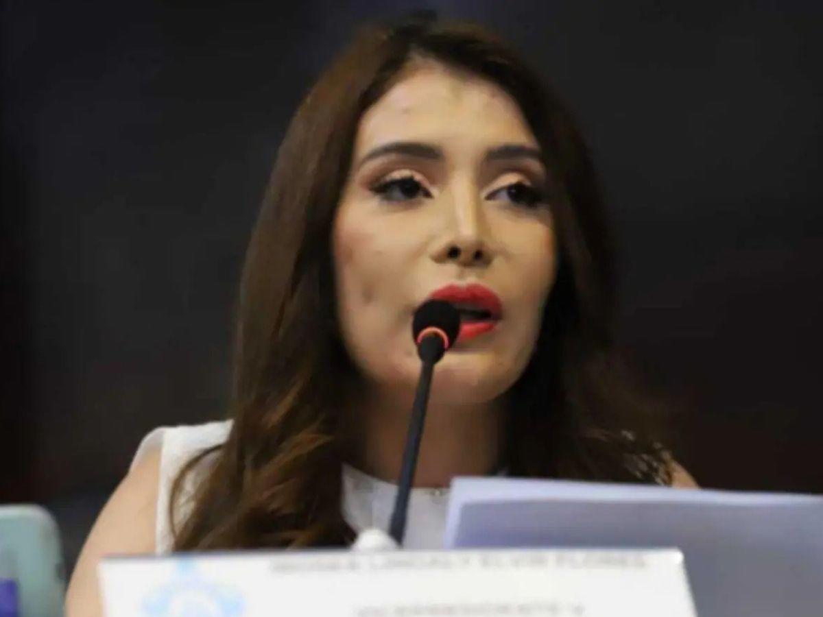 Iroshka contra Alex Cáceres y lo señala por comentarios irresponsables