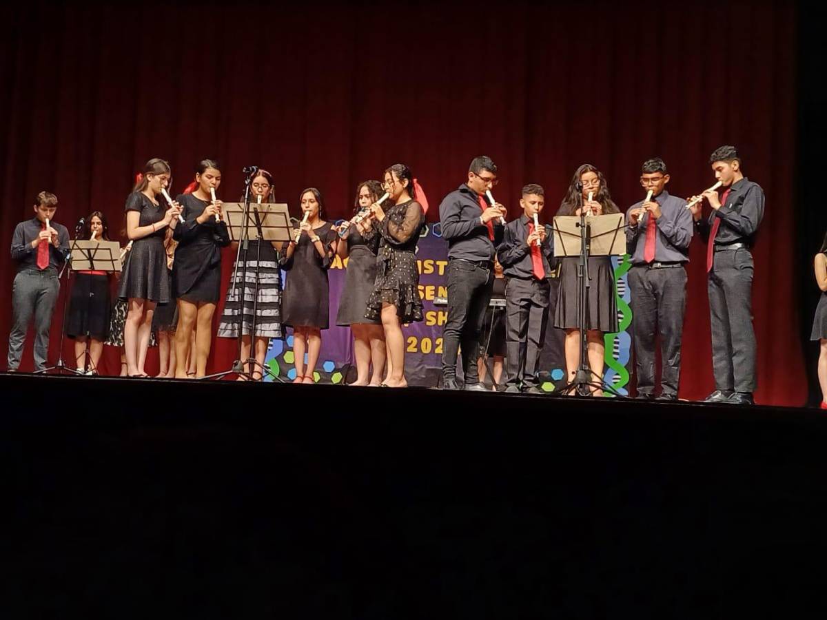 Talent show Grace Christian Academy: noche de música y de petición de matrimonio