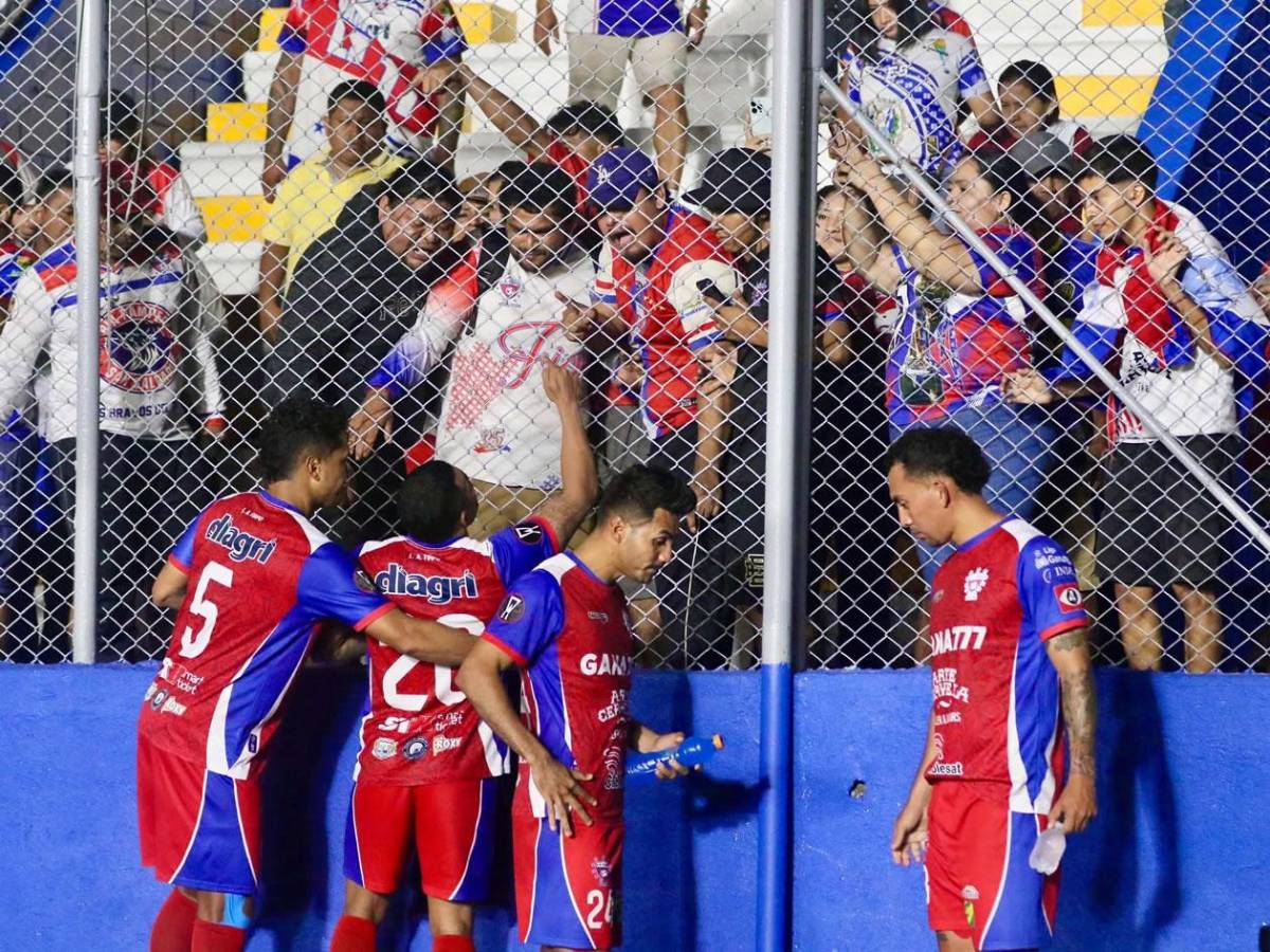 Olimpia se divierte, la figura, gesto de Espinel y pelea en el Firpo por eliminación