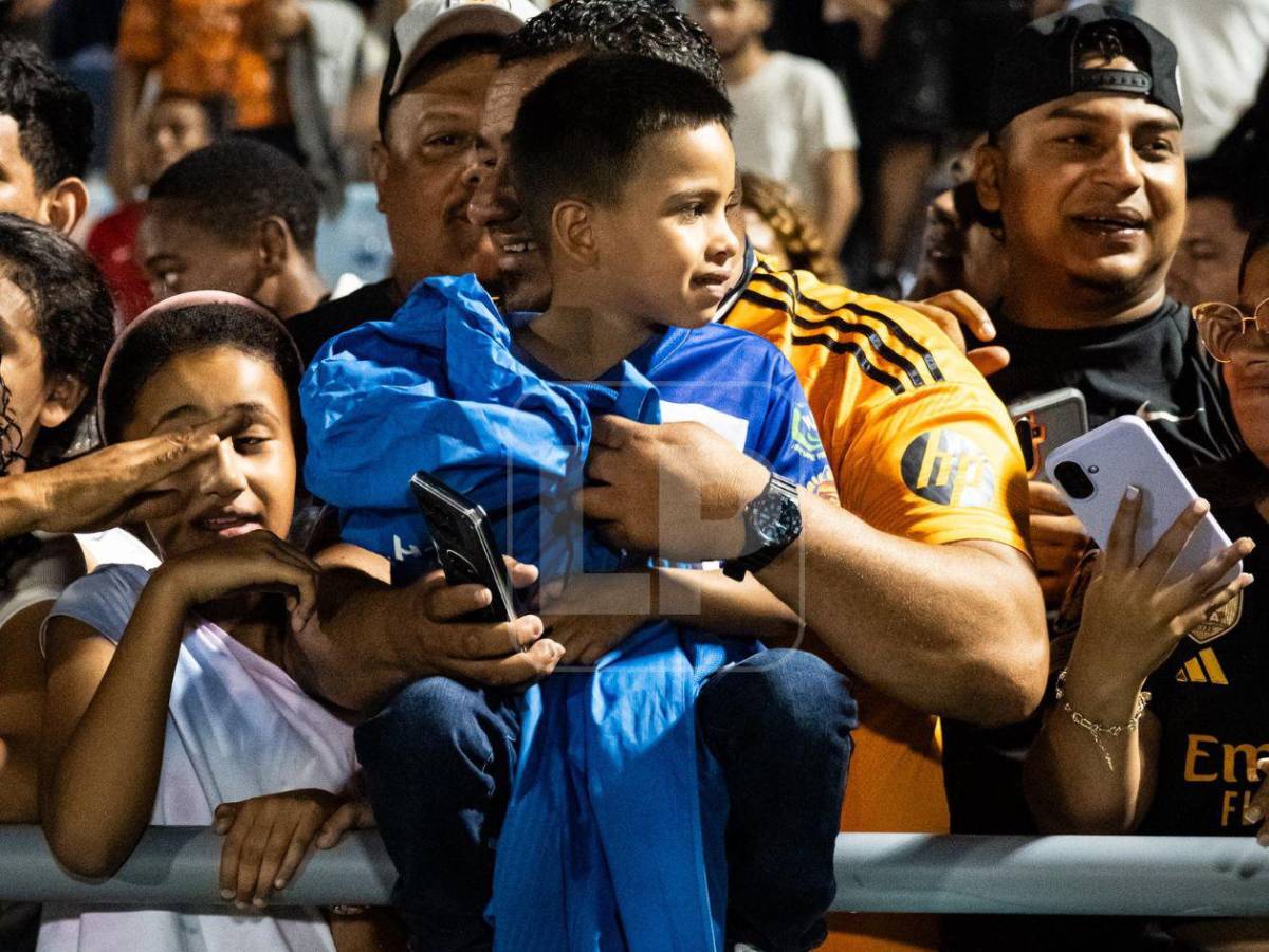 El partido de tiktokers en fotos: ternura, caos y despedidas