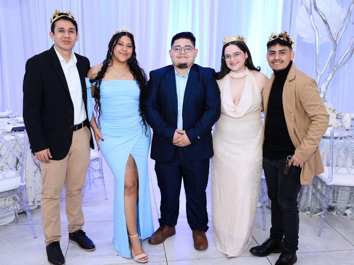 UTH y Grupo Inversa celebra su cena navideña con una noche inspirada en La Reina de Hielo y El Cazador