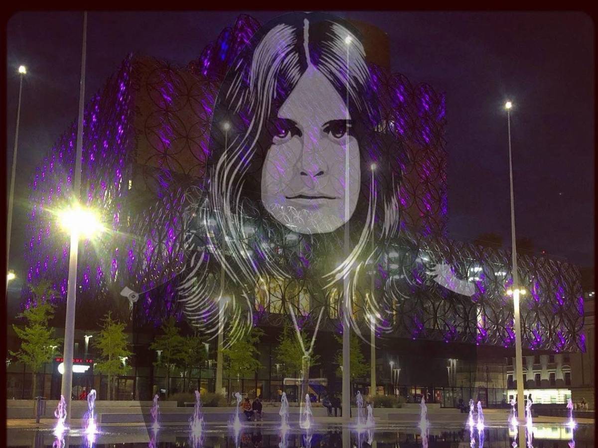 La familia Osbourne y miles de fans dan el último adiós a Ozzy