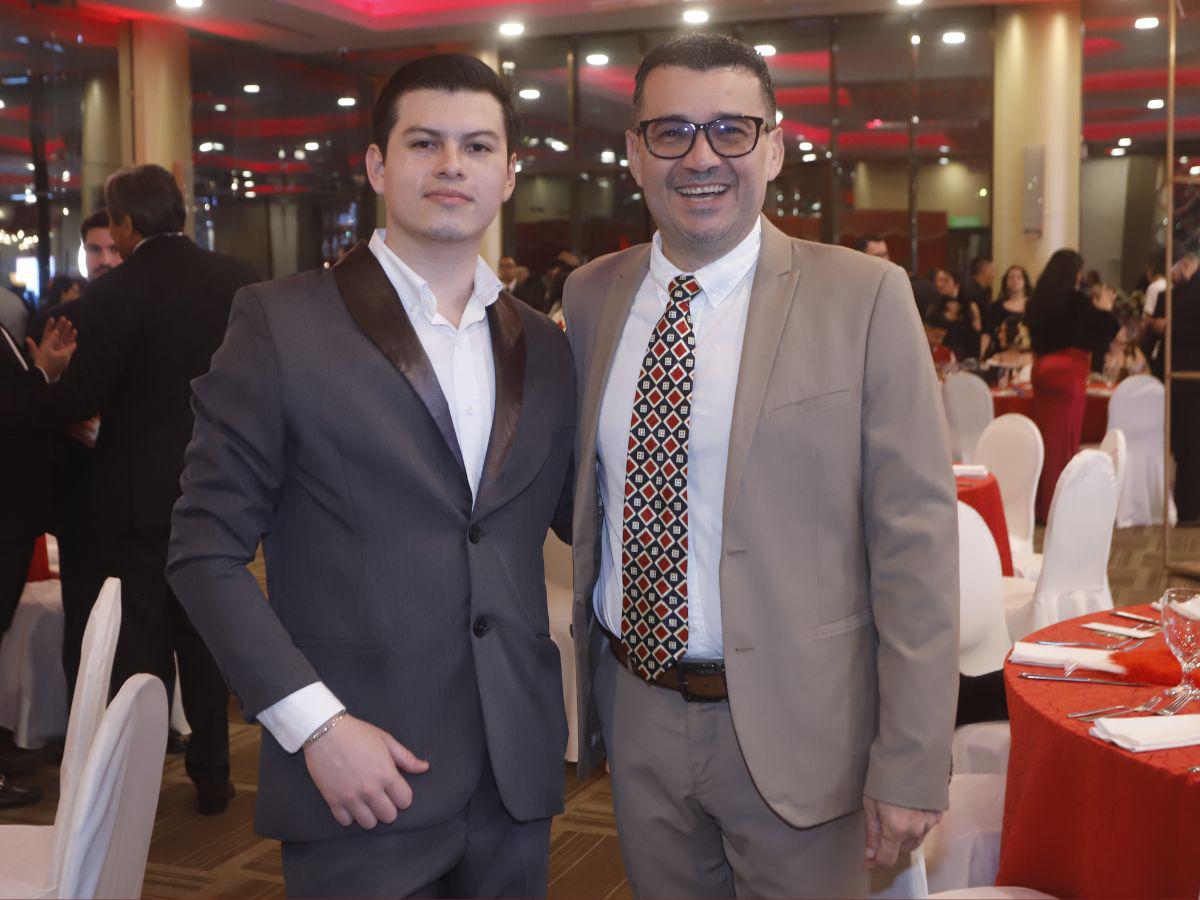 Cofisa celebra su tradicional cena navideña con una elegante temática Circus