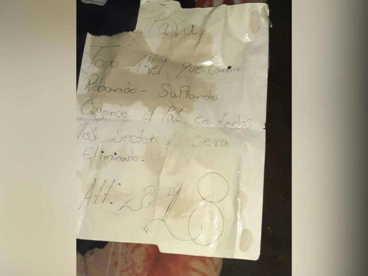 Identifican a pareja asesinada en La Ceiba; pandilla 18 dejó rótulo en la escena