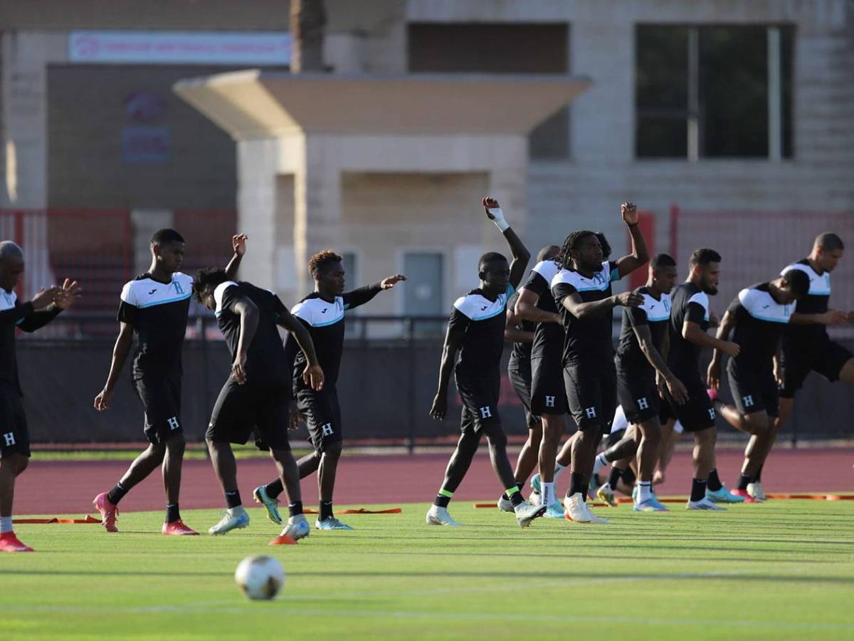 Selección de Honduras recibe visita sorpresa, mujer presente y ¿qué pasó con Choco Lozano?